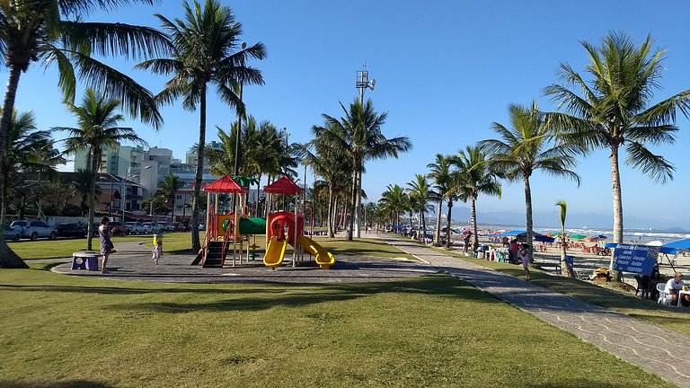 Vista mar, piscina climatizada y servicio de playa