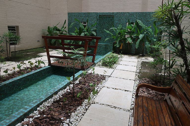 Frente e Vista Mar, Próximo da Riviera