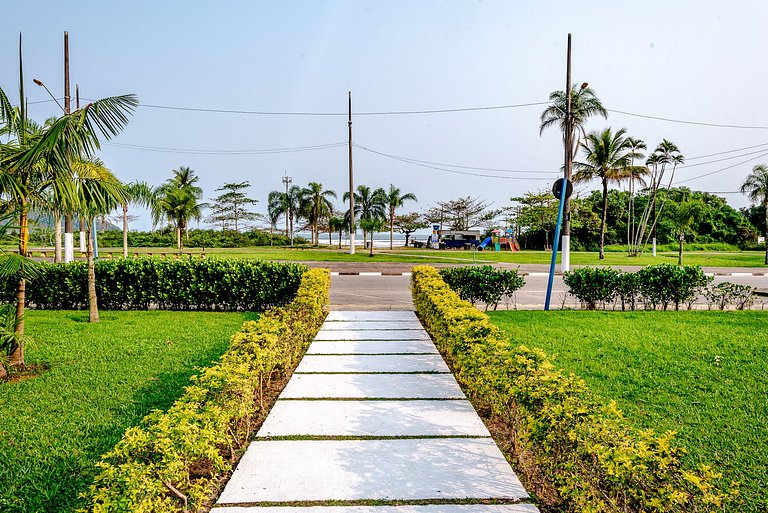 Frente e Vista Mar, Próximo da Riviera