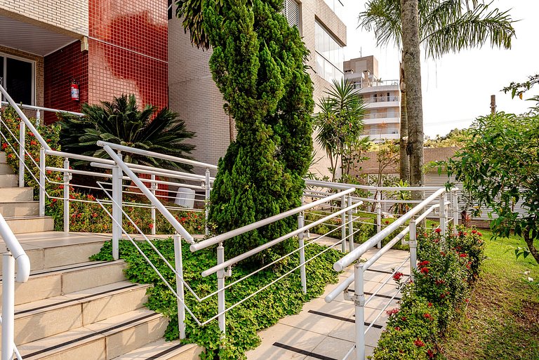 Frente e Vista Mar, Próximo da Riviera