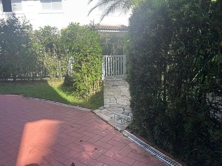 Casa en Condominio en Riviera de São Lourenço