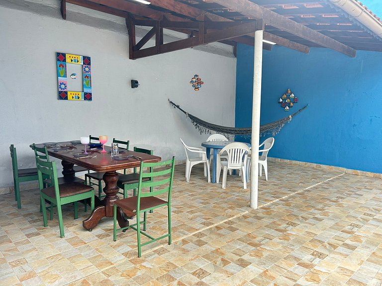 Casa com piscina a 5 minutos da praia