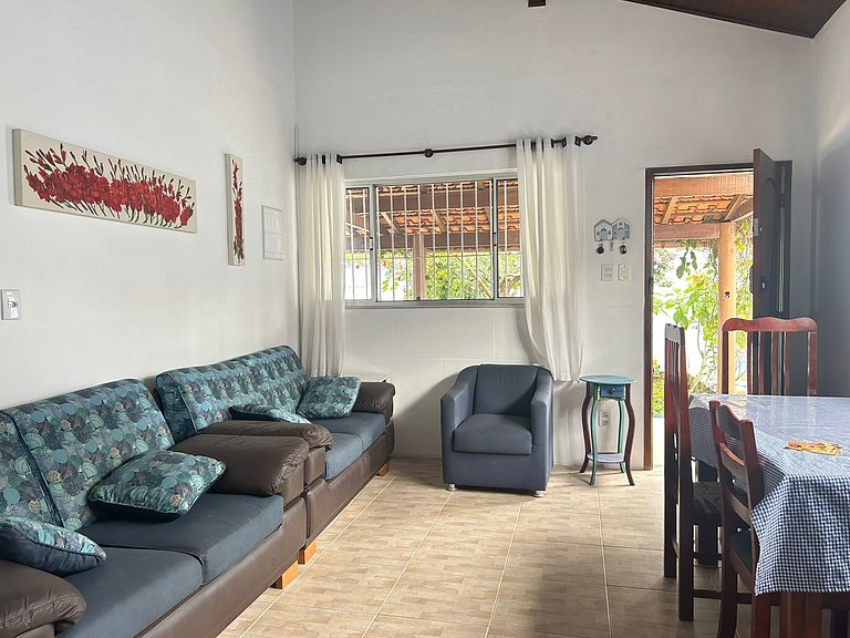 Casa com piscina a 5 minutos da praia