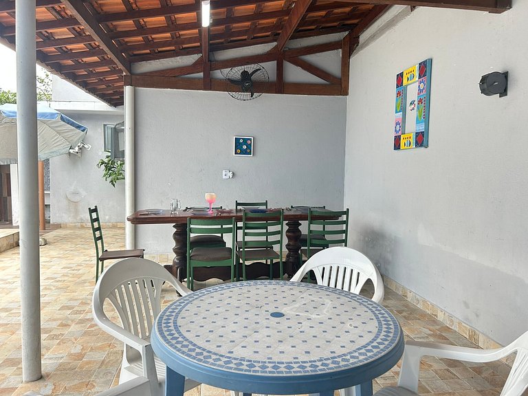 Casa com piscina a 5 minutos da praia