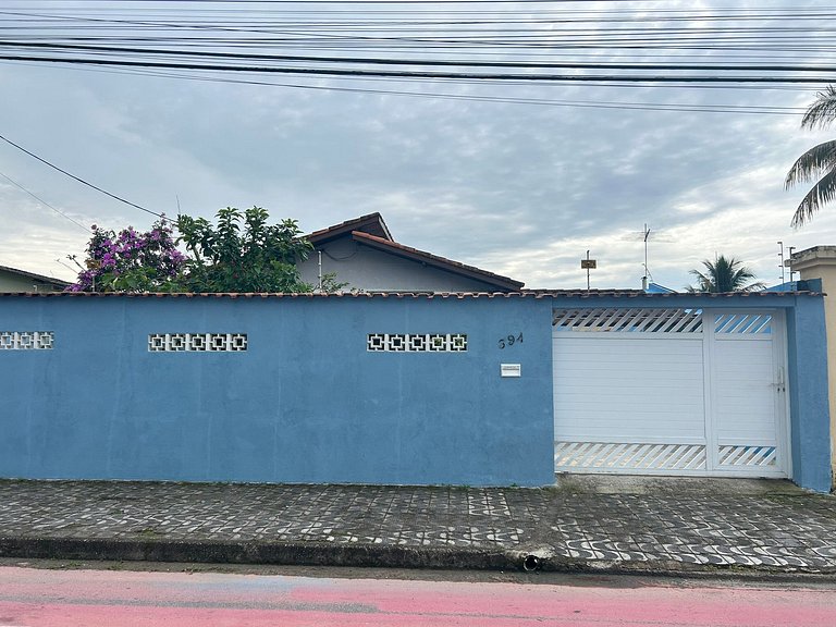 Casa com piscina a 5 minutos da praia