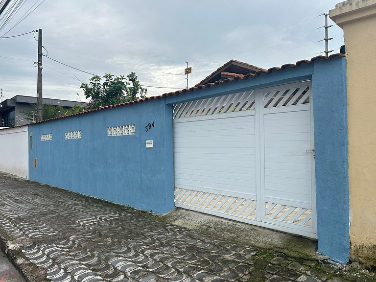 Casa com piscina a 5 minutos da praia