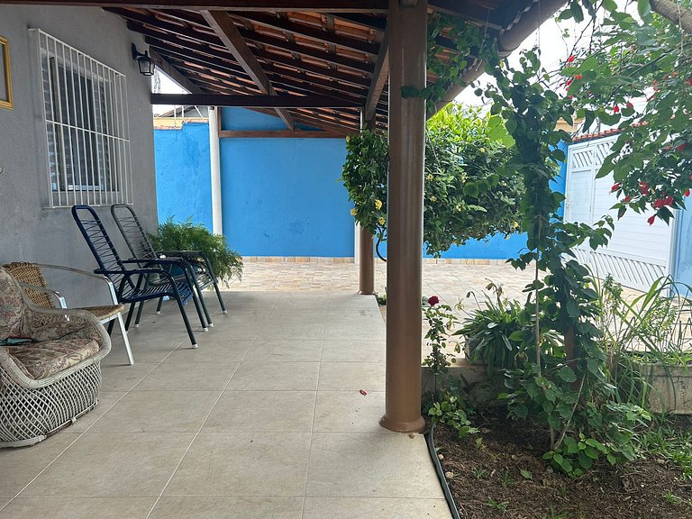 Casa com piscina a 5 minutos da praia