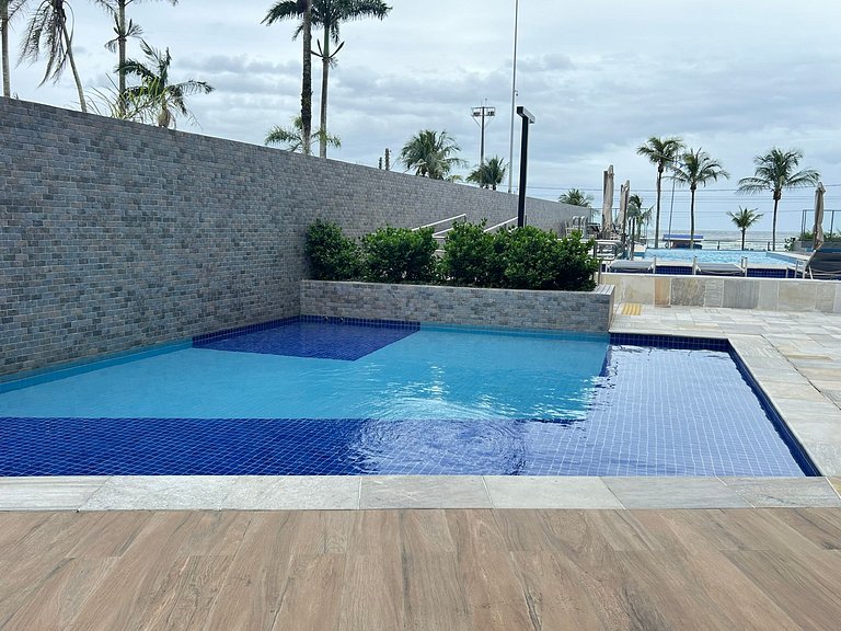 Pé na areia, serviço praia, excelente localização