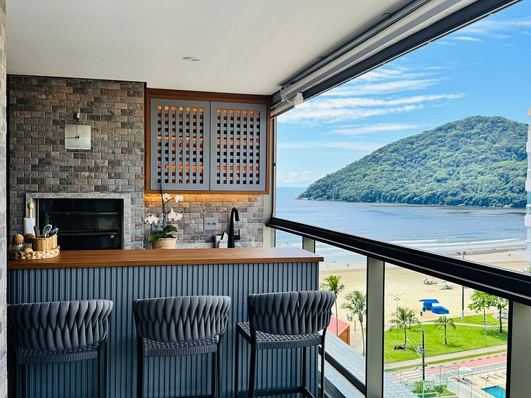 Oceanfront apartment with an excellent location