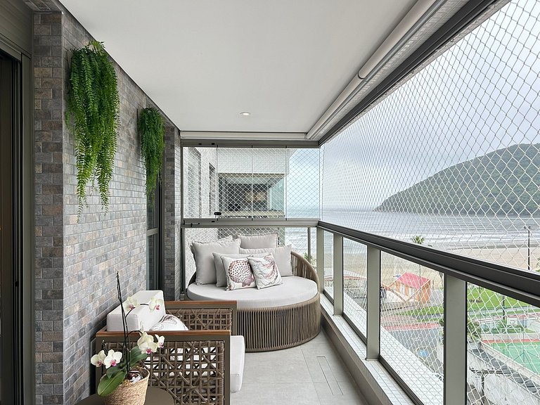 Seaside apartment with beautiful view