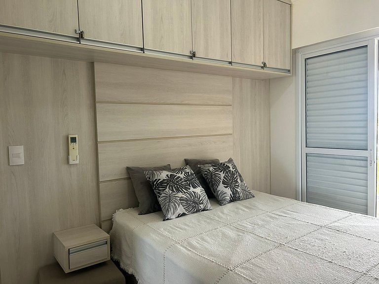 Frente e Vista Mar, Próximo da Riviera