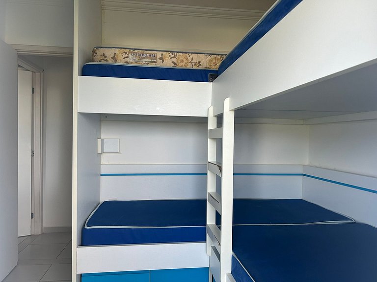 Frente e Vista Mar, Próximo da Riviera