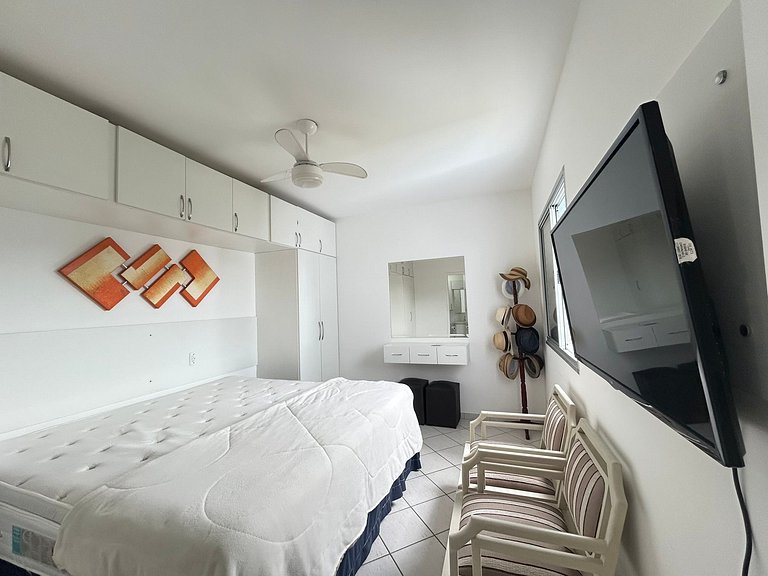 Oceanfront and Sea View with Beach Service