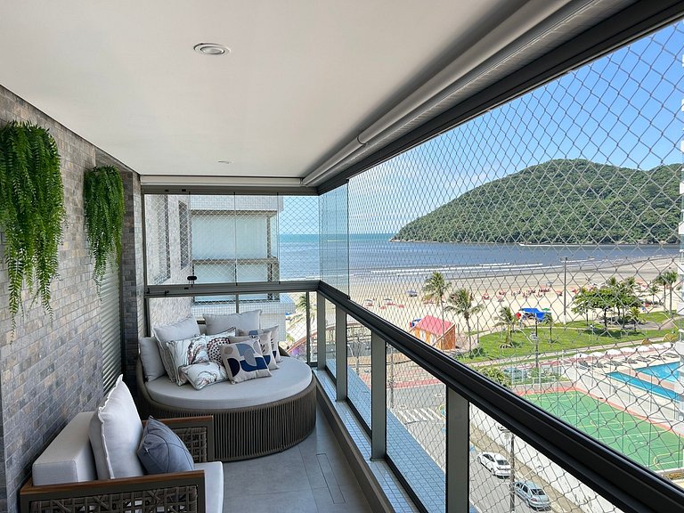 Apê frente mar com linda vista