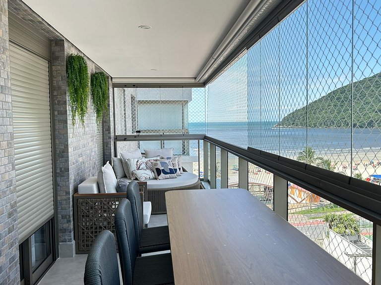 Apê frente mar com linda vista