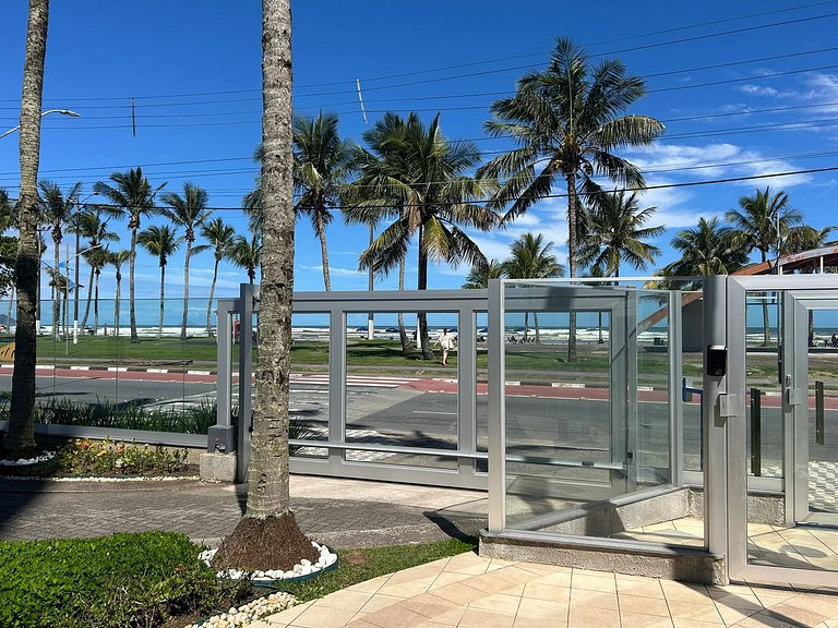 Beachfront & Sea View + Beach Service