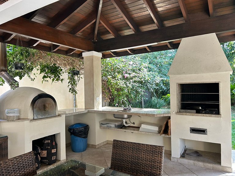 House with 4 suites and beautiful pool in Riviera