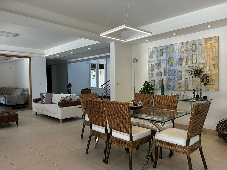 House with 4 suites and beautiful pool in Riviera