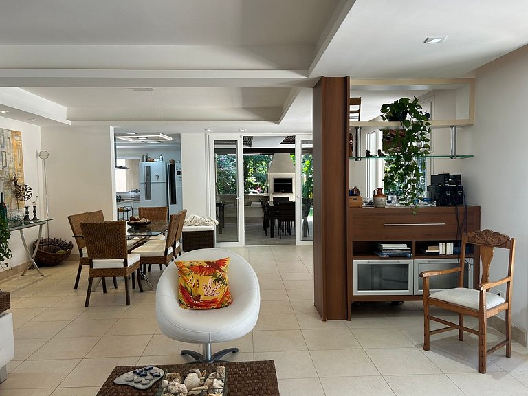 House with 4 suites and beautiful pool in Riviera