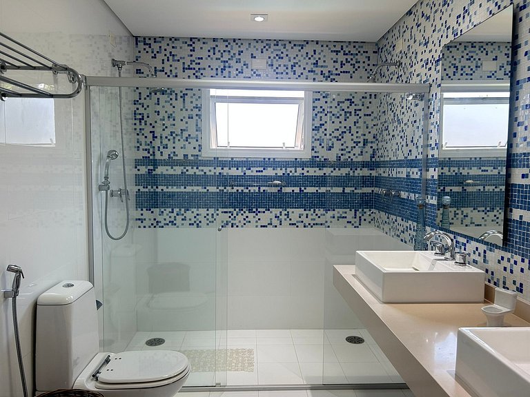 Casa con 4 suites y hermosa piscina en Riviera
