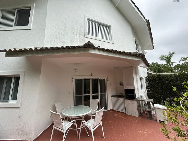 Casa de Condomínio em Riviera de São Lourenço